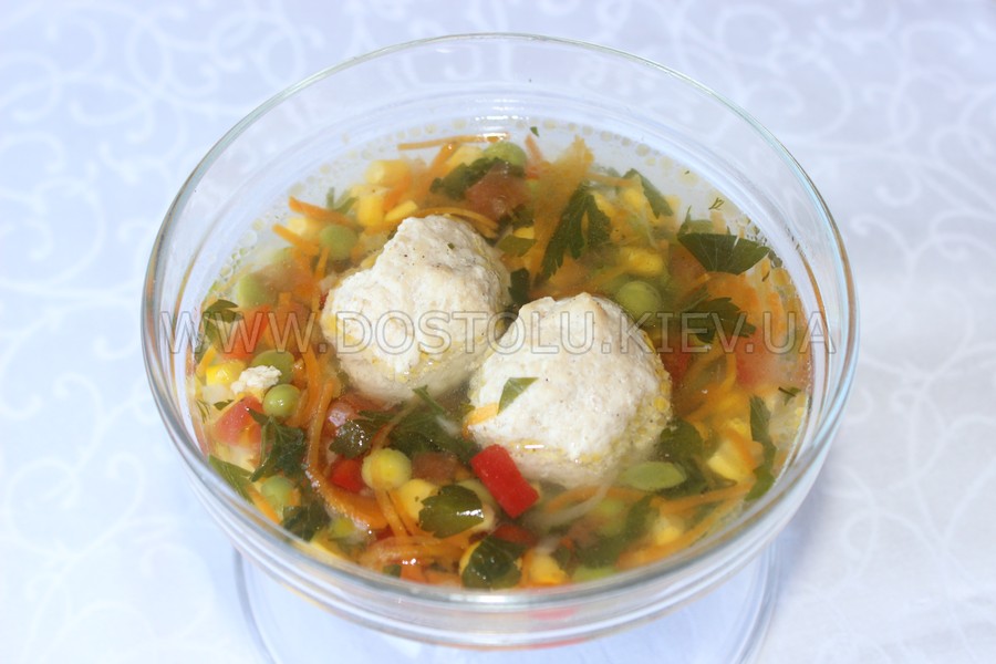 Бульйон овочевий з курячими кульками