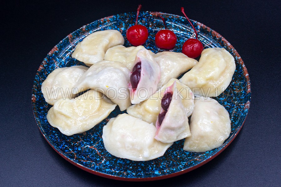 Вареники з вишнею (1 кг)